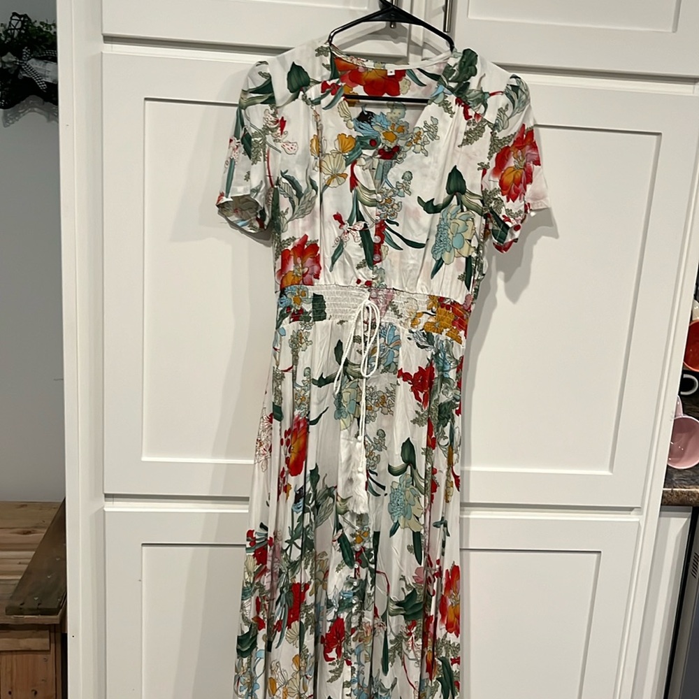 NWOT White Floral Maxi Dress